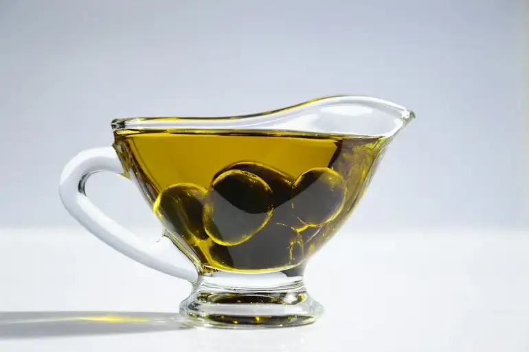 Oliwa z oliwek z pierwszego tłoczenia